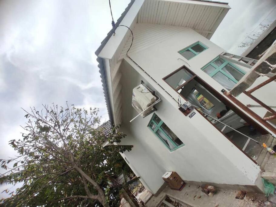 Sea Kecil Tiny House Near Jetty Of Kuala Besut Villa Kampong Nail Exteriör bild